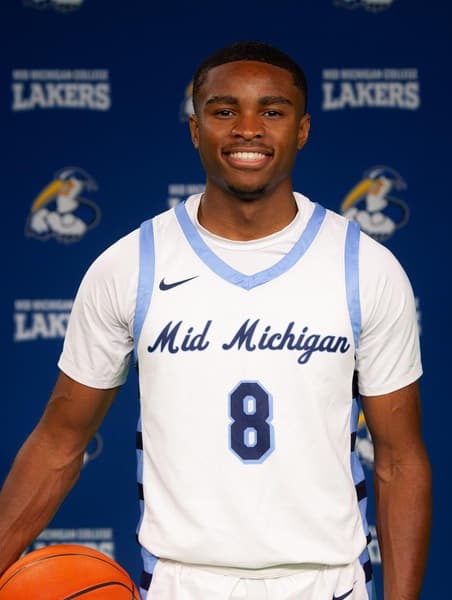 Vynce Overshown athlete photo